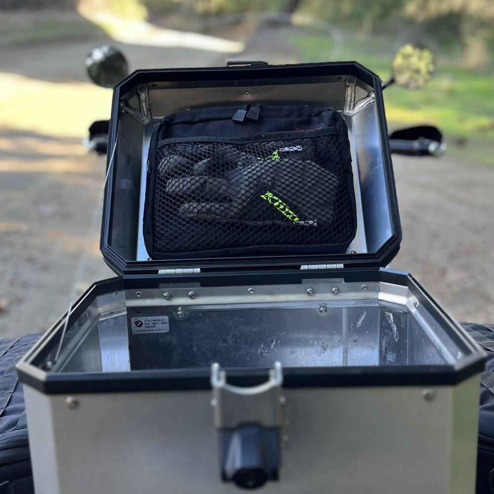 Moto Pockets top case lid bag mounted on BMW GS1250.